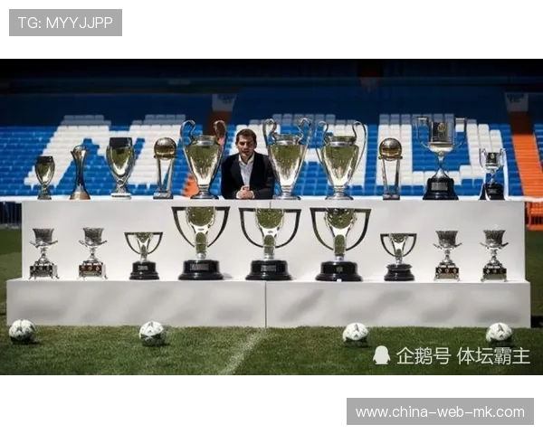 伯纳乌灯光璀璨，皇马更衣室举行团结晚宴由维尼修斯姆巴佩共同买单