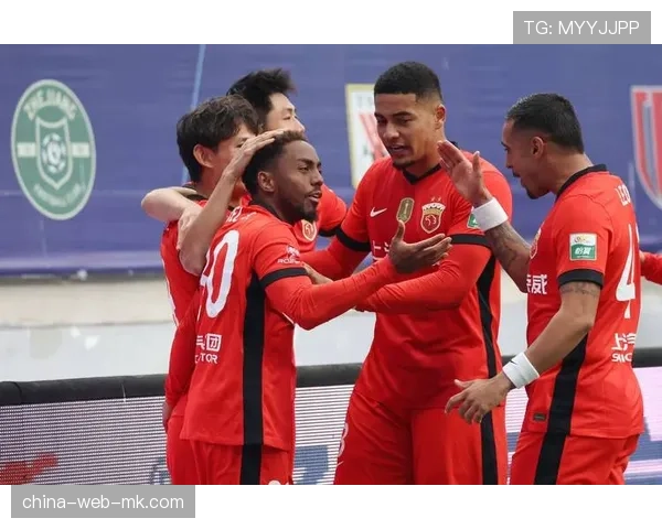 上海申花前五轮对手纷纷引援，大连英博国安海港均有动作