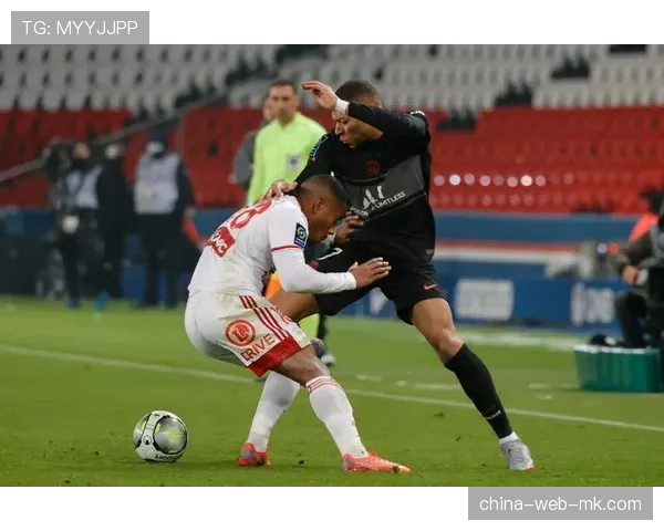 报道：多家法甲俱乐部与体育博彩公司的衣袖广告赞助谈判进入最后阶段